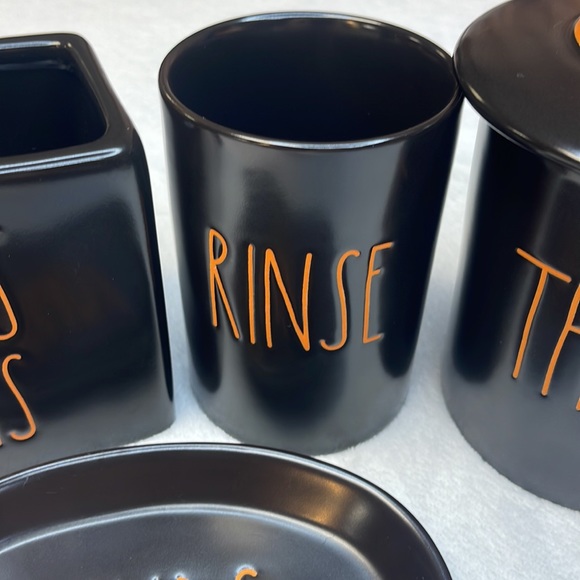 🌟Rae Dunn 🎃 Halloween Hocus Pocus 🎃 6PC Bathroom Set 🌟 - Picture 7 of 14
